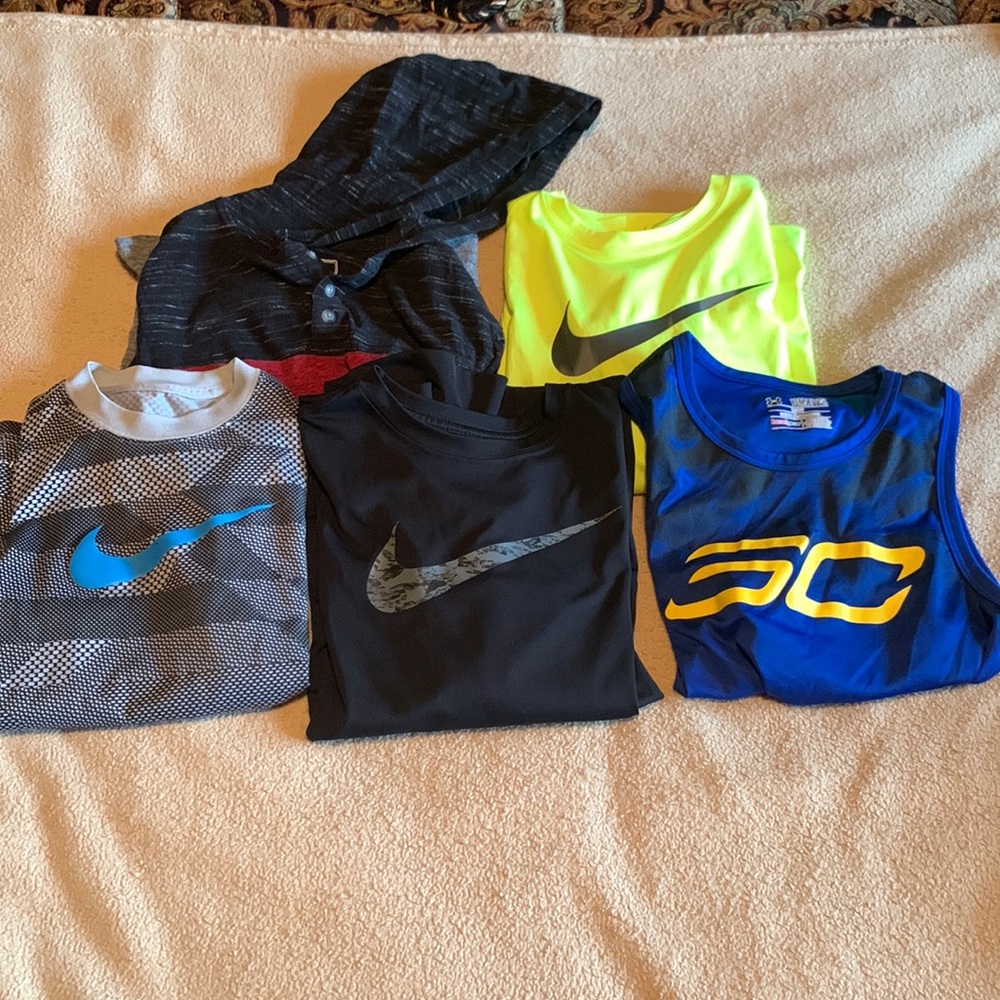 Nike, Under Armour, Urban Pipeline Youth Boys Size Small shirts. 5 total